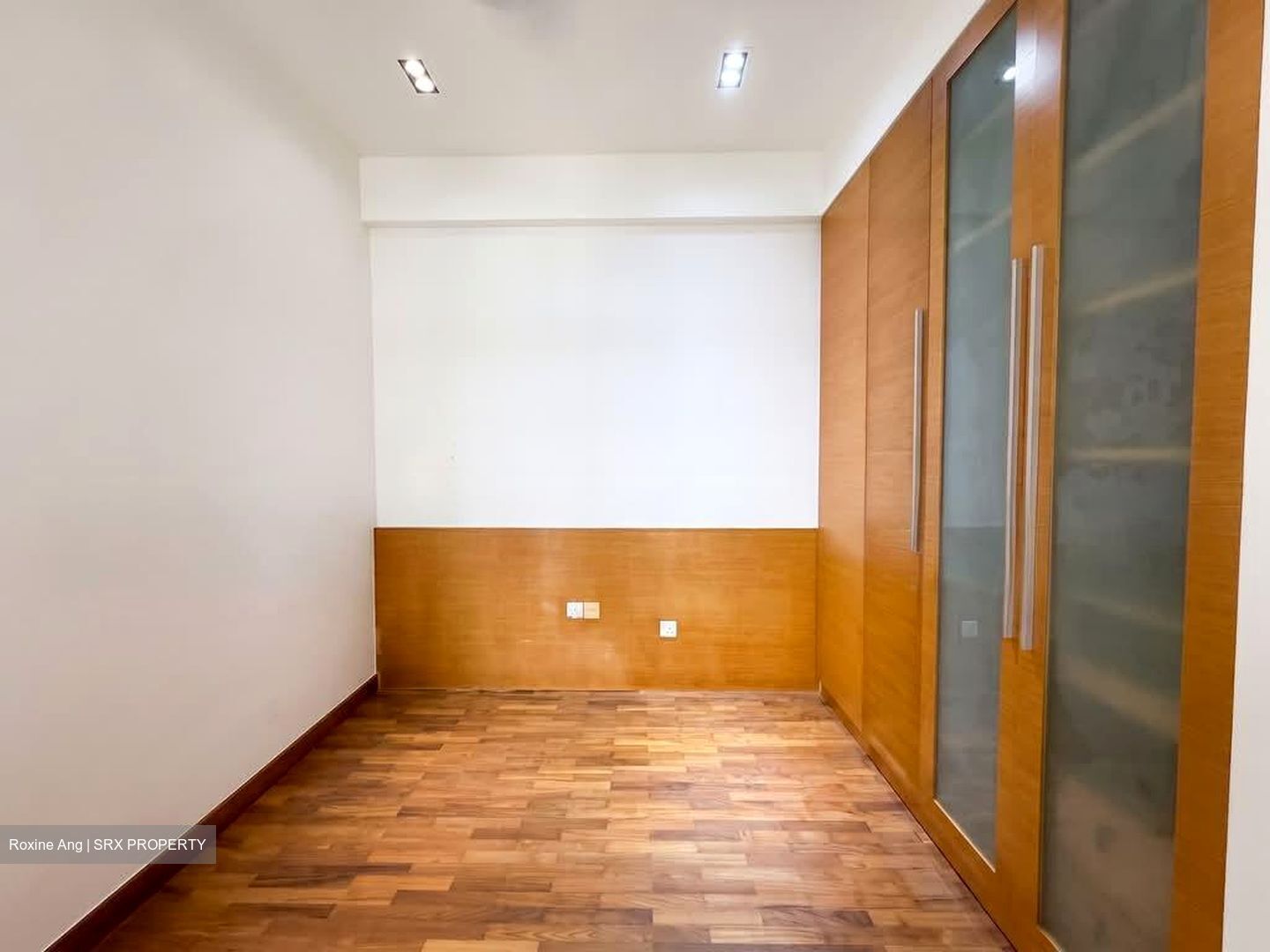 Seletaris (D27), Condominium #570829471